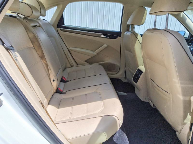 64641586 :رقم المزاد ، 1VWBA7A35JC014948 vin ، 2018 Volkswagen Passat مزاد بيع