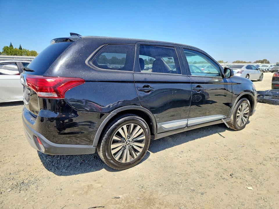Продажа на аукционе авто 2020 Mitsubishi Outlander, vin: JA4AD2A38LZ012064, номер лота: 64292256