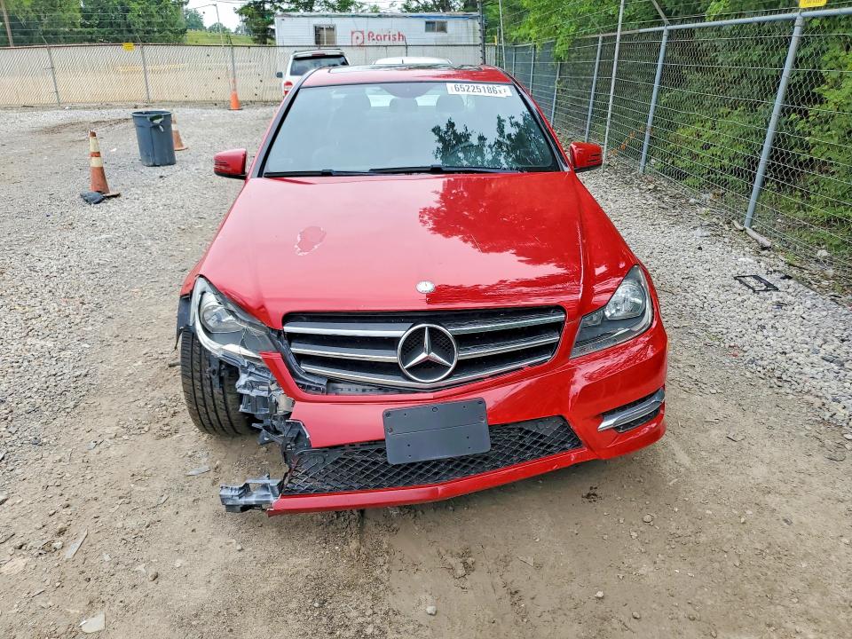 2014 Mercedes-benz C მანქანა იყიდება აუქციონზე, vin: WDDGF4HB3EA947163, აუქციონის ნომერი: 65225186