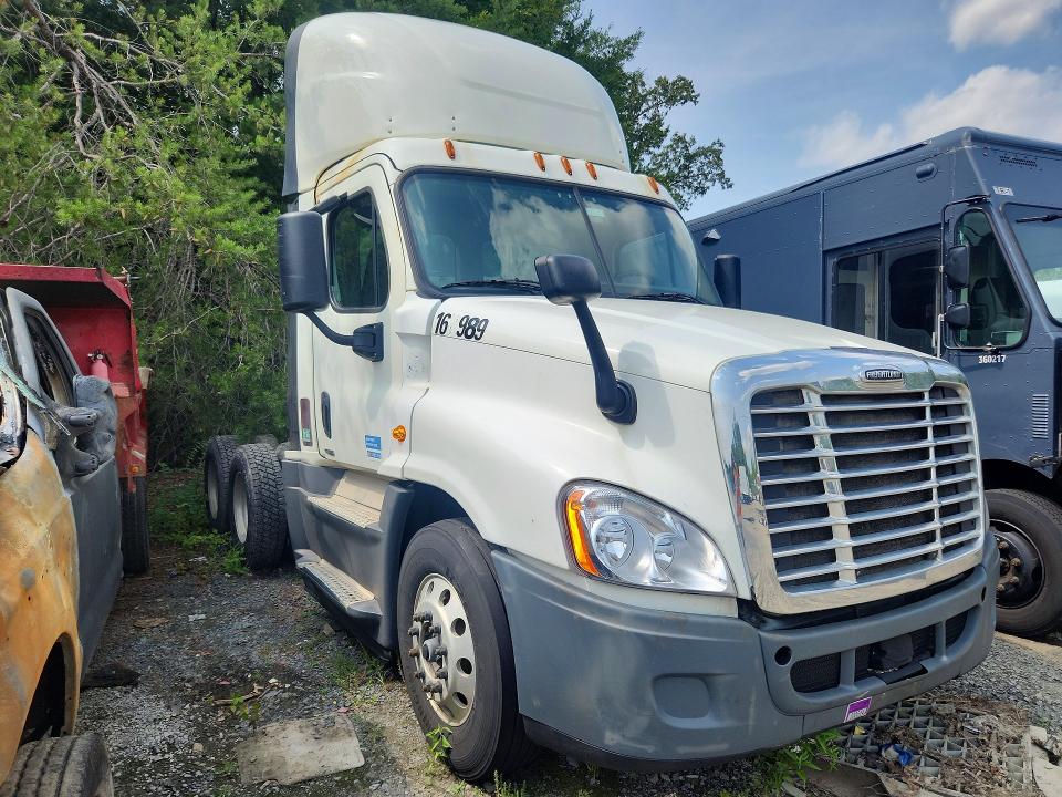 2016 Freightliner Cascadia 125 მანქანა იყიდება აუქციონზე, vin: 3AKJGEDV4GSGV3734, აუქციონის ნომერი: 64238226