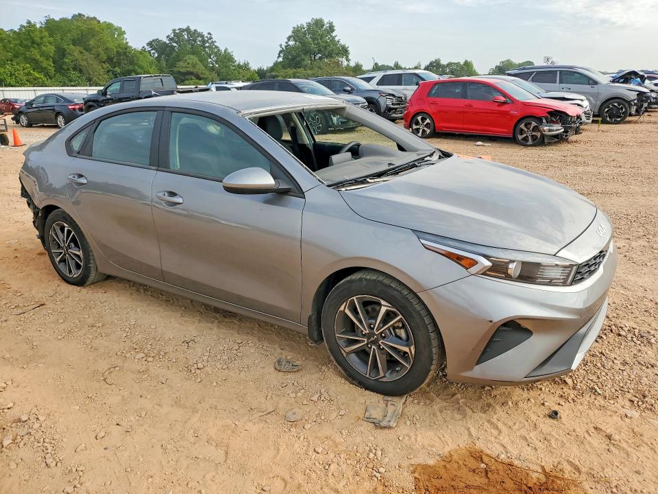 65010306 :رقم المزاد ، 3KPF24AD4NE490504 vin ، 2022 Kia Forte مزاد بيع