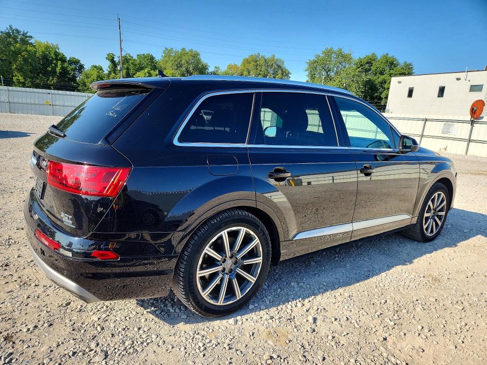 63804306 :رقم المزاد ، WA1LAAF72HD018230 vin ، 2017 Audi Q7 مزاد بيع