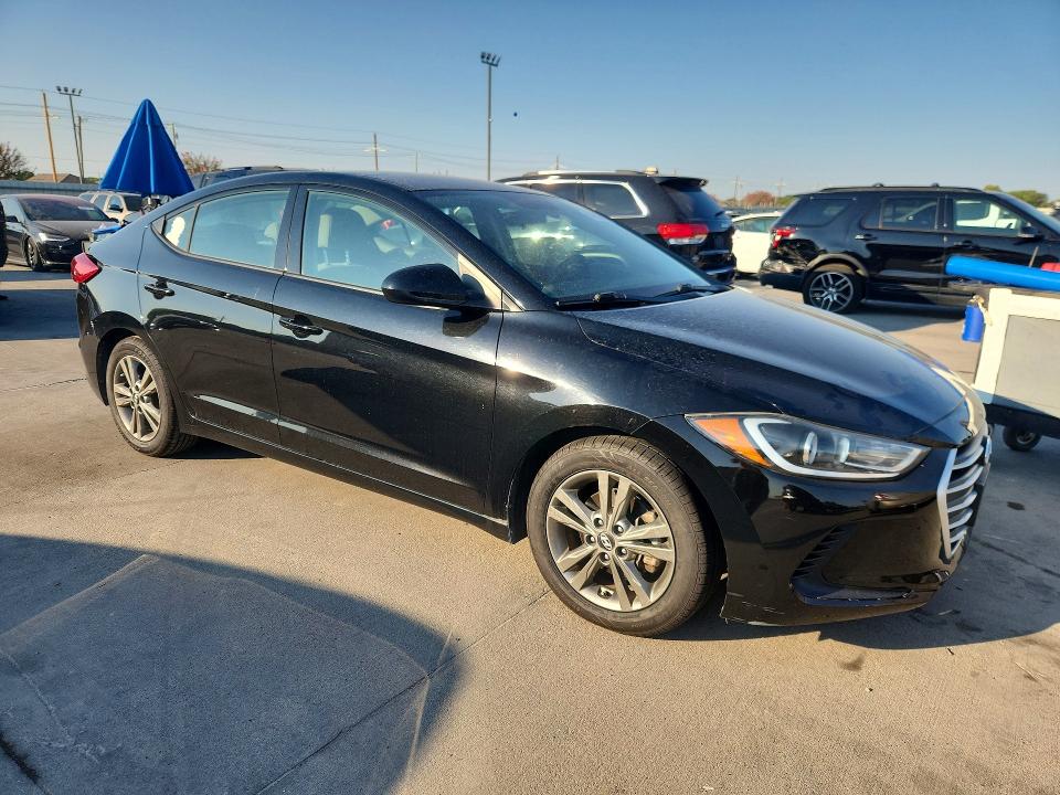 67033836 :رقم المزاد ، 5NPD84LF1JH338254 vin ، 2018 Hyundai Elantra مزاد بيع