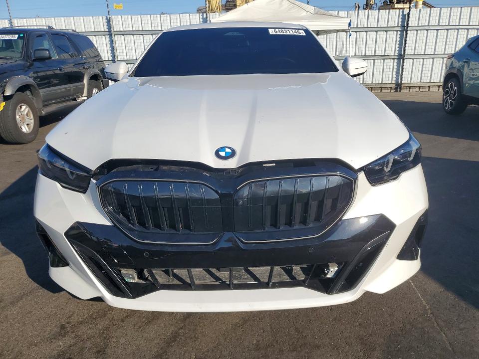 64831146 :رقم المزاد ، WBA43FJ05RCS99097 vin ، 2024 Bmw 530 مزاد بيع