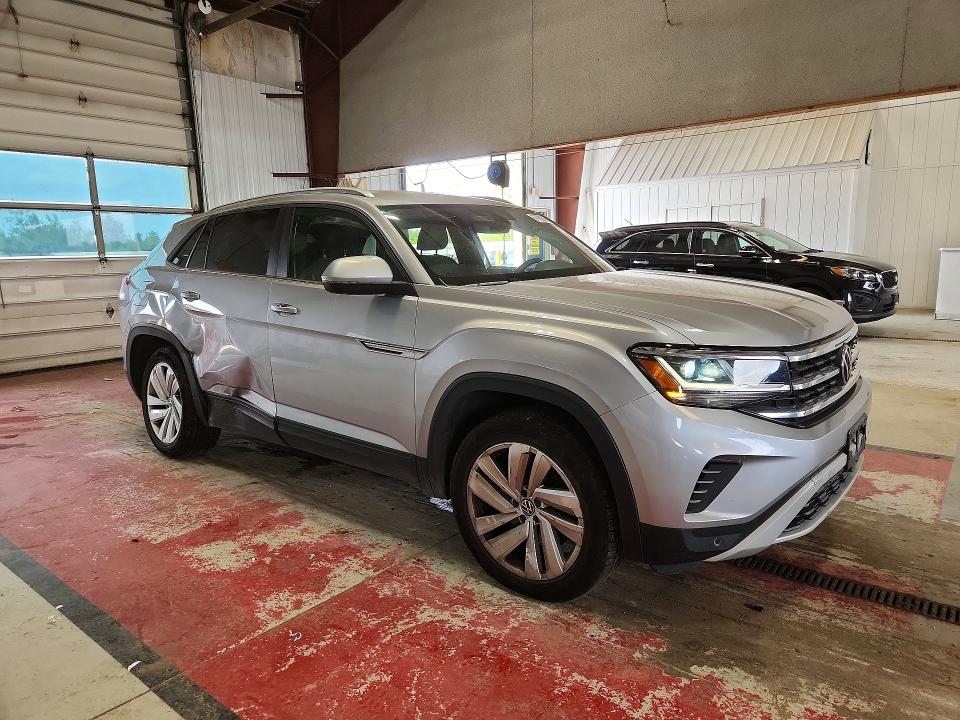 64766006 :رقم المزاد ، 1V21E2CA8LC228271 vin ، 2020 Volkswagen Atlas Cross Sport مزاد بيع