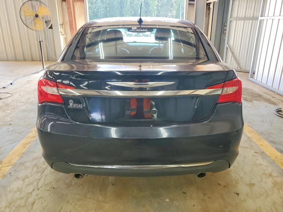 65197686 :رقم المزاد ، 1C3CCBCG0EN134935 vin ، 2014 Chrysler 200 مزاد بيع
