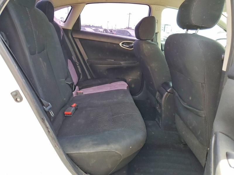 2015 Nissan Sentra მანქანა იყიდება აუქციონზე, vin: 3N1AB7AP7FY372844, აუქციონის ნომერი: 67294106