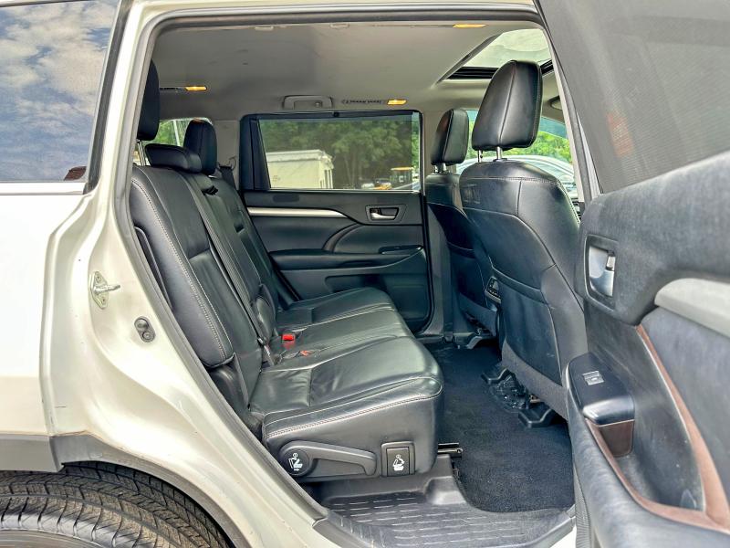 61993846 :رقم المزاد ، 5TDJZRFH2JS816010 vin ، 2018 Toyota Highlander مزاد بيع