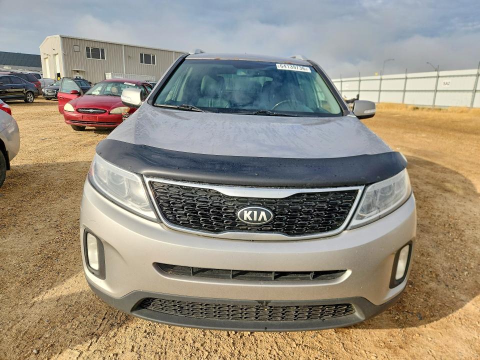 64139736 :رقم المزاد ، 5XYKUDA78FG585929 vin ، 2015 Kia Sorento مزاد بيع