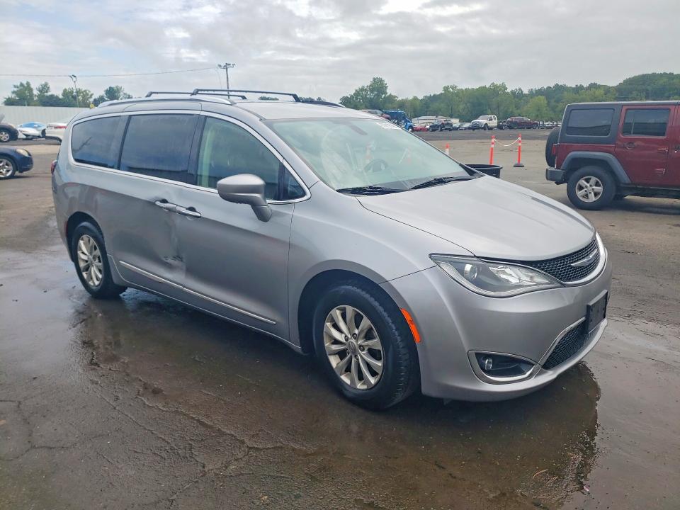 65919766 :رقم المزاد ، 2C4RC1BG5JR290693 vin ، 2018 Chrysler Pacifica مزاد بيع