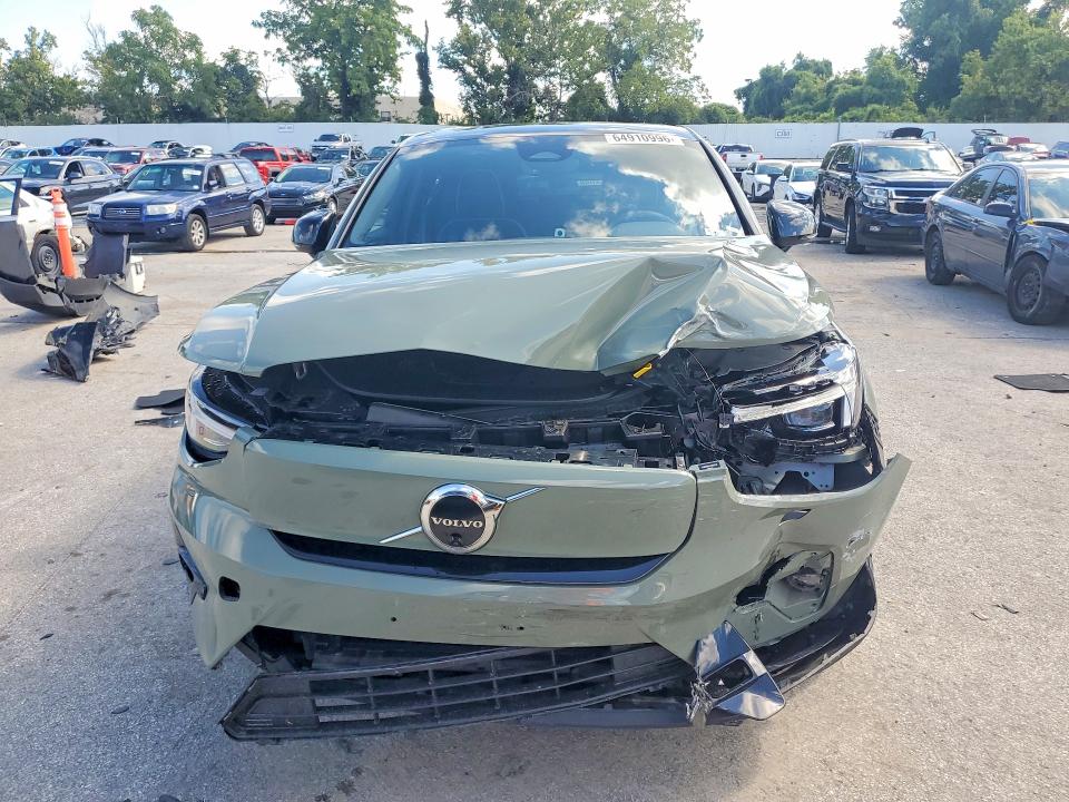 2023 Volvo C40 მანქანა იყიდება აუქციონზე, vin: YV4ED3GM1P2058232, აუქციონის ნომერი: 64910996