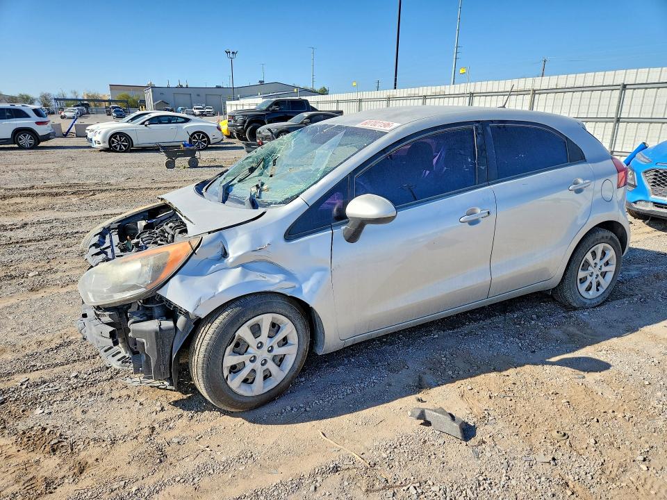 60702196 :رقم المزاد ، KNADM5A32F6448030 vin ، 2015 Kia Rio مزاد بيع