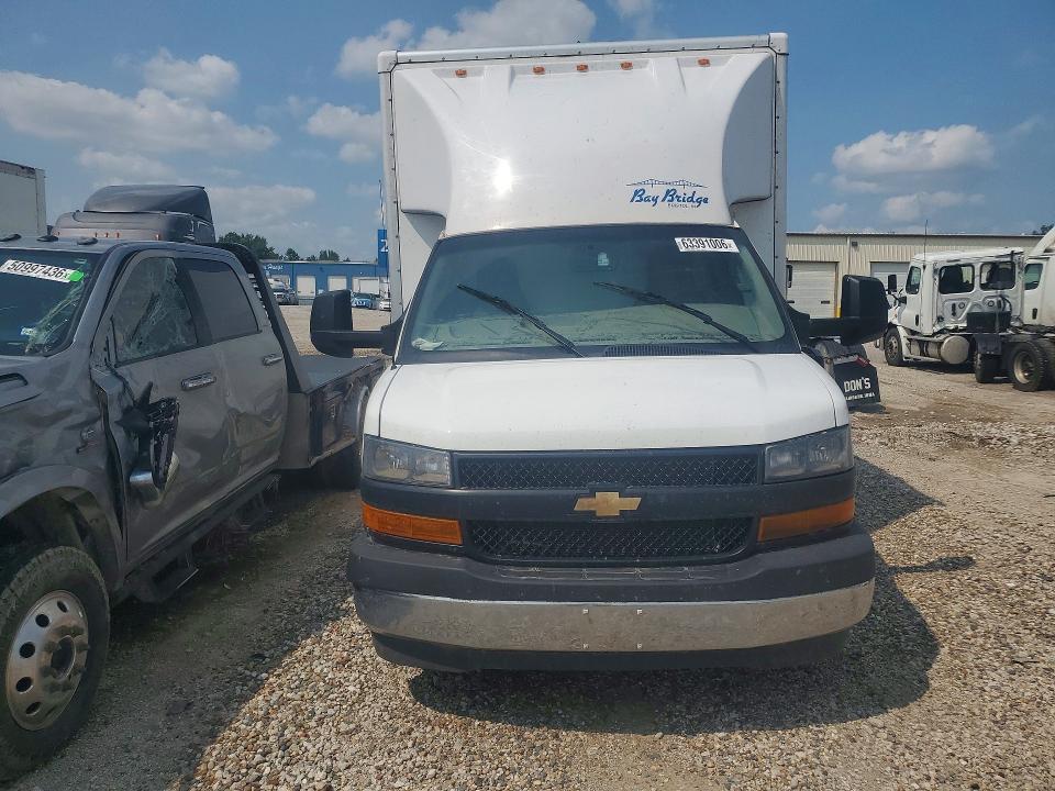 63391006 :رقم المزاد ، 1HA3GTC78SN015687 vin ، 2025 Chevrolet Express مزاد بيع