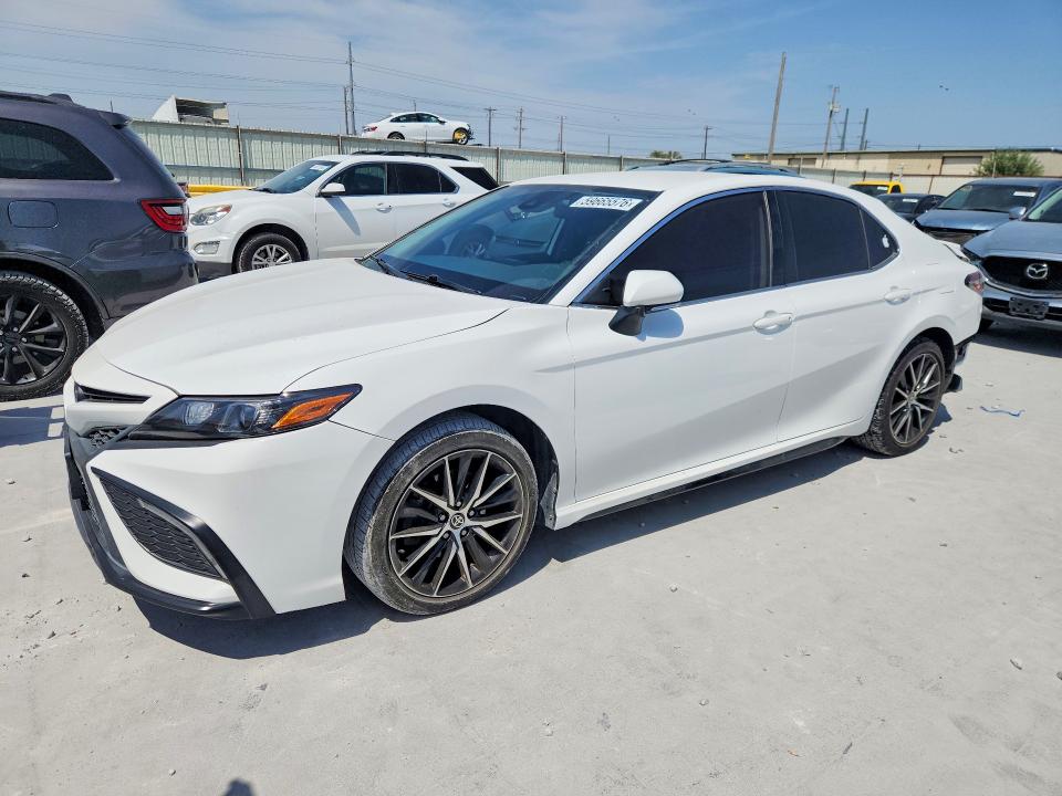 2022 Toyota Camry მანქანა იყიდება აუქციონზე, vin: 4T1G11AK5NU671483, აუქციონის ნომერი: 59665576