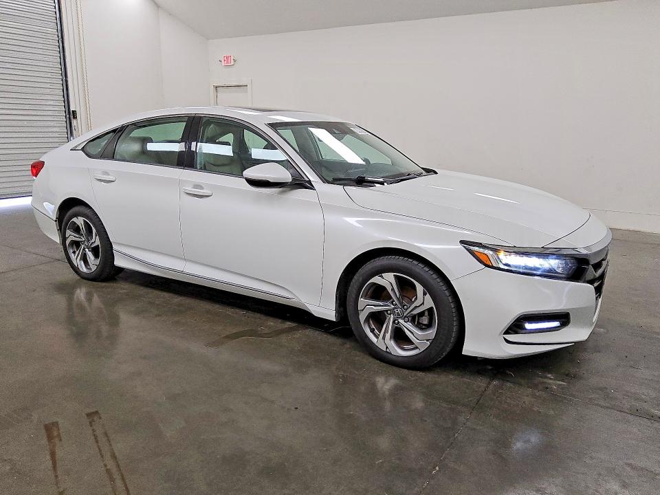 2018 Honda Accord მანქანა იყიდება აუქციონზე, vin: 1HGCV1F55JA012147, აუქციონის ნომერი: 64690746