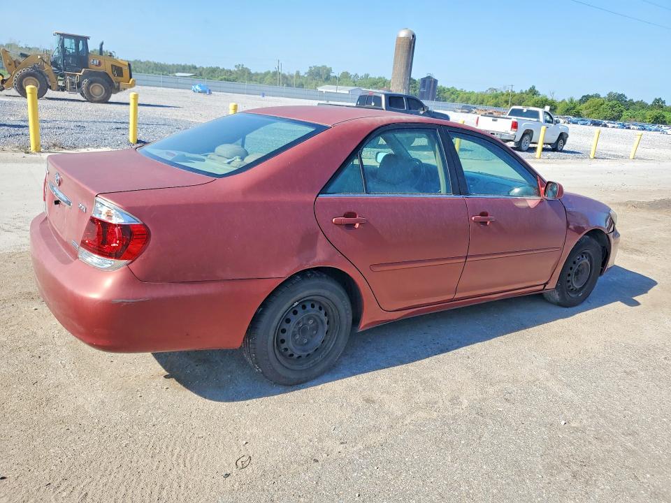 64701946 :رقم المزاد ، 4T1BE32K35U018871 vin ، 2005 Toyota Camry مزاد بيع