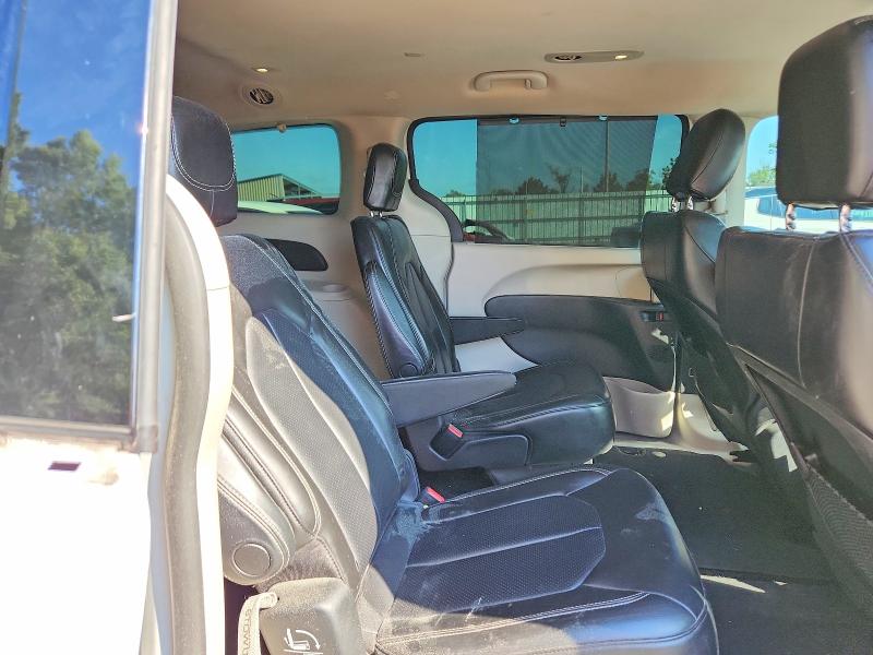 63292146 :رقم المزاد ، 2C4RC1DG8LR156972 vin ، 2020 Chrysler Voyager مزاد بيع
