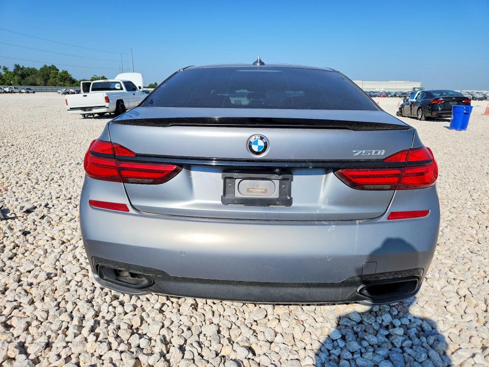 63667796 :رقم المزاد ، WBA7F0C55JGM24090 vin ، 2018 Bmw 750 مزاد بيع