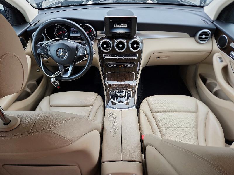 63166636 :رقم المزاد ، WDC0G4JB7HV011024 vin ، 2017 Mercedes-benz Glc مزاد بيع