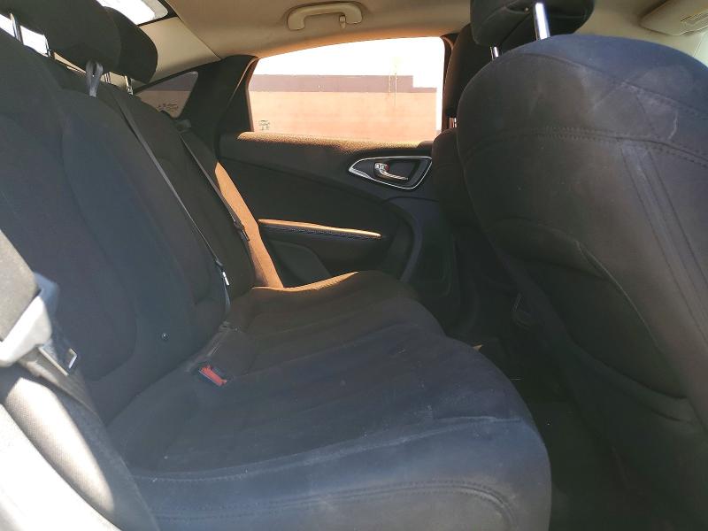 65933066 :رقم المزاد ، 1C3CCCAB2FN567980 vin ، 2015 Chrysler 200 مزاد بيع