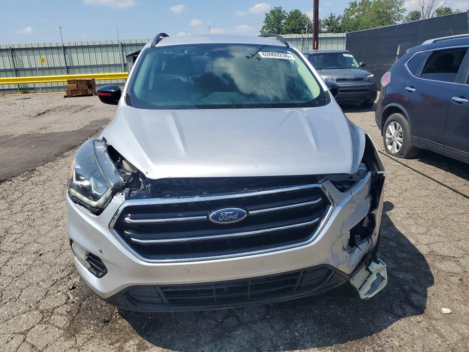 63909236 :رقم المزاد ، 1FMCU0GD2KUA80788 vin ، 2019 Ford Escape مزاد بيع