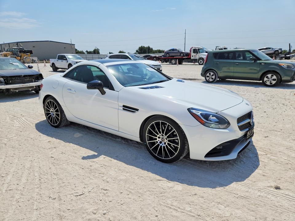 66466086 :رقم المزاد ، WDDPK3JA5KF157157 vin ، 2019 Mercedes-benz Slc مزاد بيع