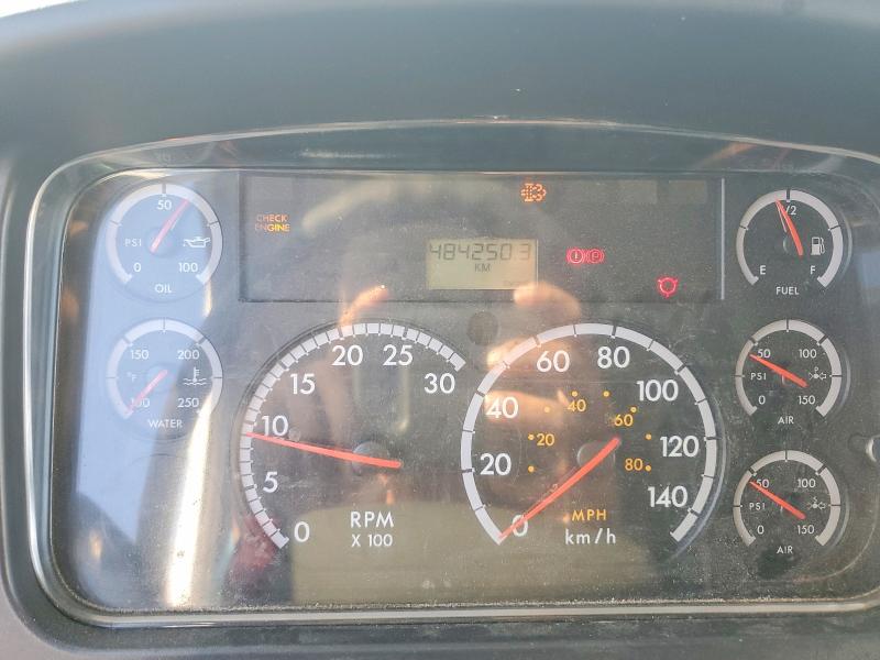 60070606 :رقم المزاد ، 1FVAC3BS1ADAT9421 vin ، 2010 Freightliner M2 مزاد بيع