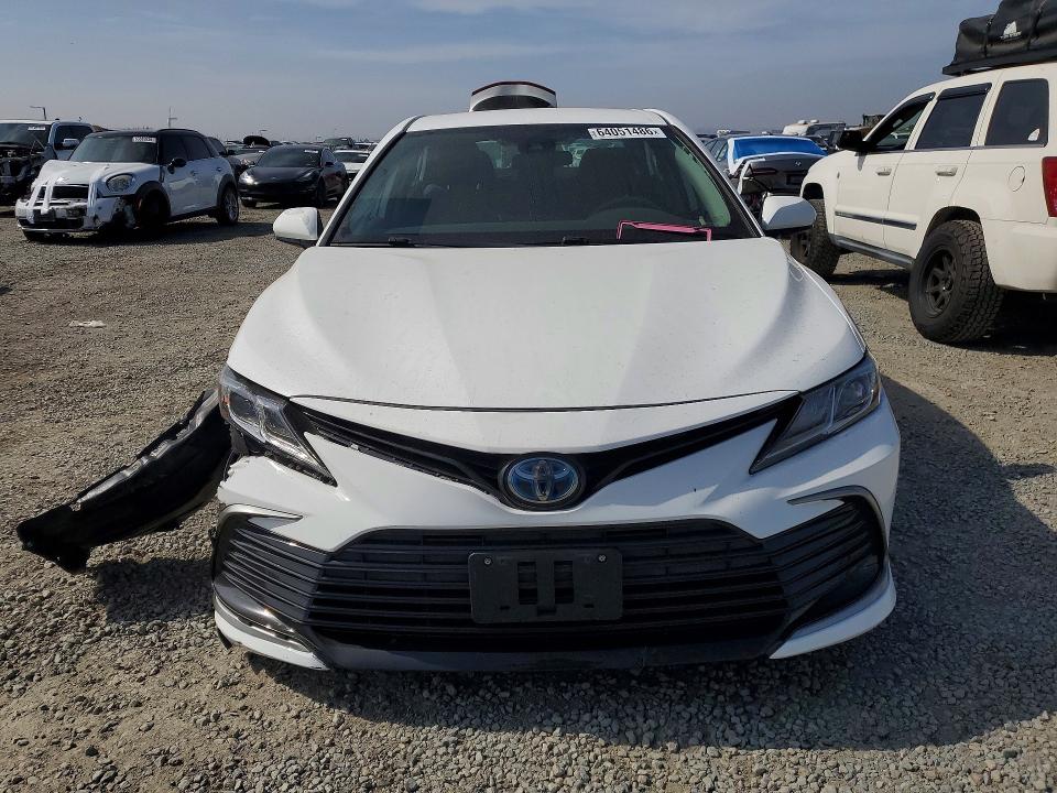 2021 Toyota Camry მანქანა იყიდება აუქციონზე, vin: 4T1C31AK2MU027964, აუქციონის ნომერი: 64051486