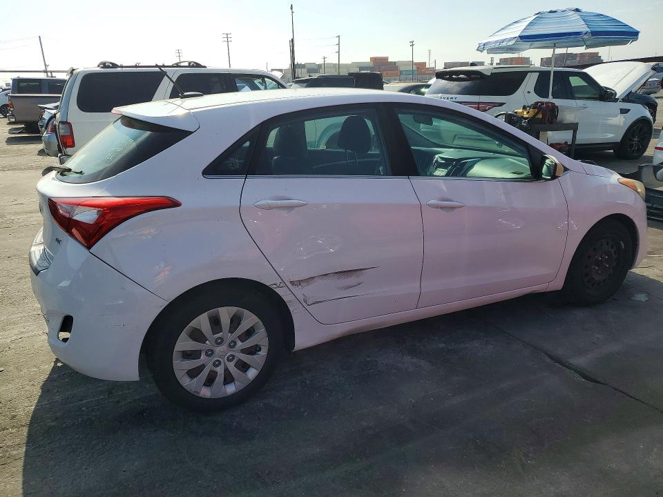 2016 Hyundai Elantra Gt მანქანა იყიდება აუქციონზე, vin: KMHD35LHXGU276644, აუქციონის ნომერი: 63774046