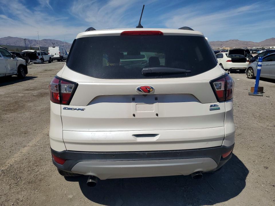 2018 Ford Escape მანქანა იყიდება აუქციონზე, vin: 1FMCU0HD0JUA64800, აუქციონის ნომერი: 65697176