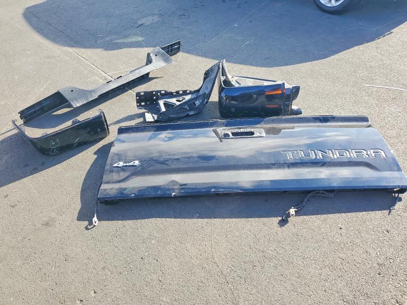 63768296 :رقم المزاد ، 5TFAY5F15MX011616 vin ، 2021 Toyota Tundra مزاد بيع