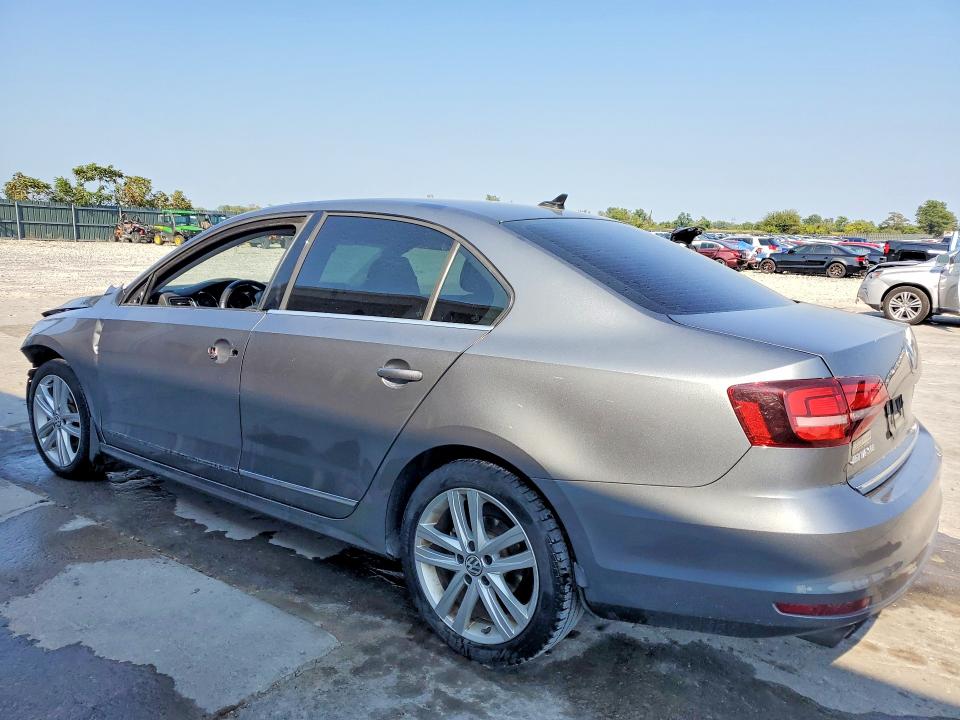 66231606 :رقم المزاد ، 3VWL17AJ2HM333770 vin ، 2017 Volkswagen Jetta مزاد بيع