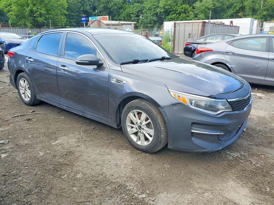 62993846 :رقم المزاد ، 5XXGT4L36HG160042 vin ، 2017 Kia Optima مزاد بيع
