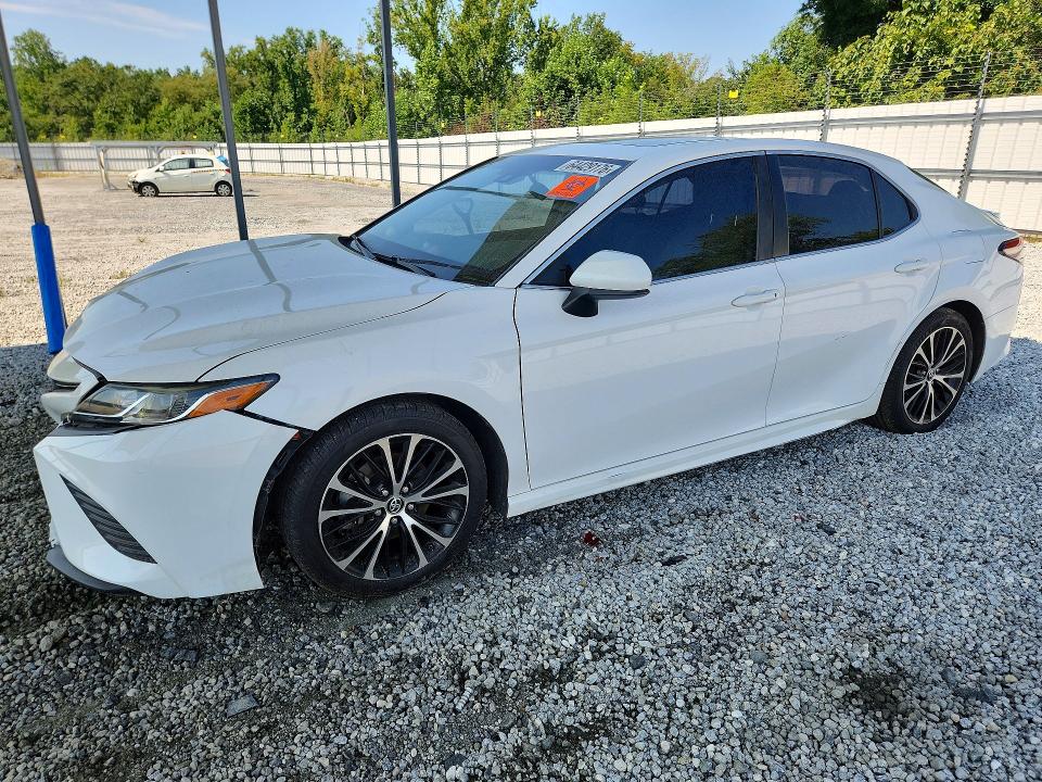 Продаж на аукціоні авто 2018 Toyota Camry, vin: 4T1B11HK1JU035136, номер лоту: 64429176