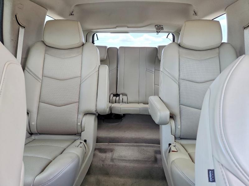 65189296 :رقم المزاد ، 1GYS3AKJ4JR272053 vin ، 2018 Cadillac Escalade مزاد بيع