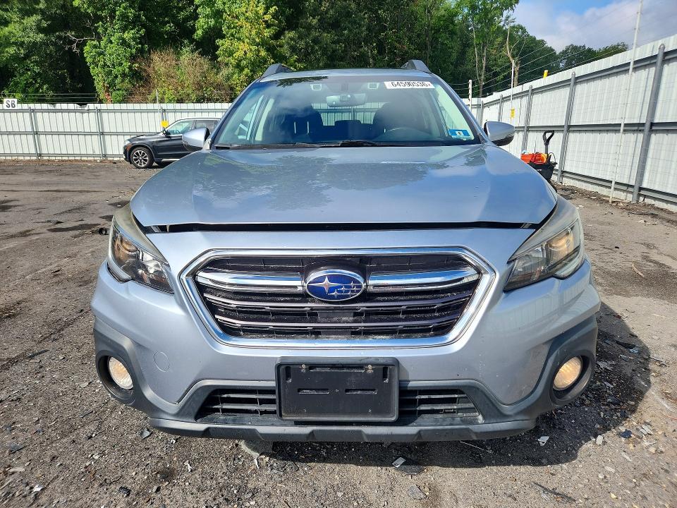 64590536 :رقم المزاد ، 4S4BSAHC9J3393953 vin ، 2018 Subaru Outback مزاد بيع