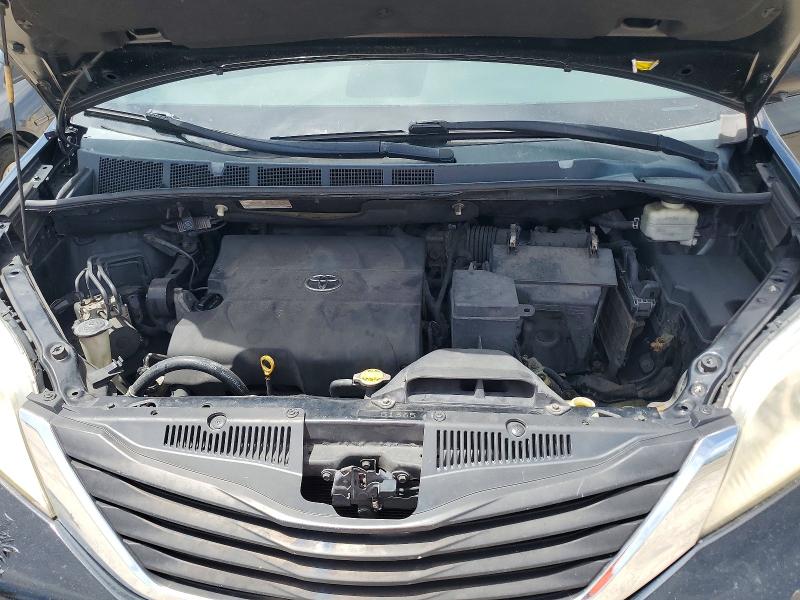 66388756 :رقم المزاد ، 5TDKK3DC1BS151289 vin ، 2011 Toyota Sienna مزاد بيع