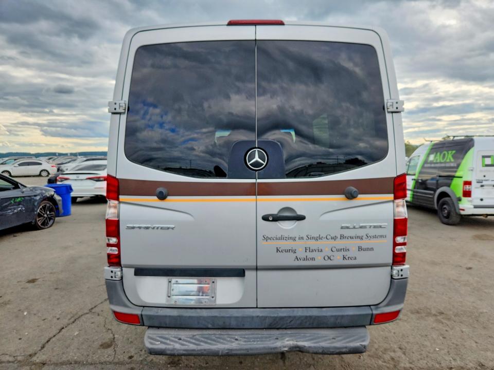 66563676 :رقم المزاد ، WD3PE7DC9F5987684 vin ، 2015 Mercedes-benz Sprinter مزاد بيع