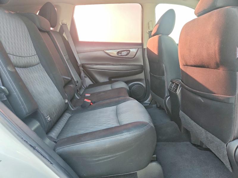 64019466 :رقم المزاد ، JN8AT2MT6HW144810 vin ، 2017 Nissan Rogue مزاد بيع