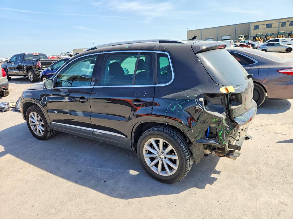 65527446 :رقم المزاد ، WVGRV7AX7HK017645 vin ، 2017 Volkswagen Tiguan مزاد بيع