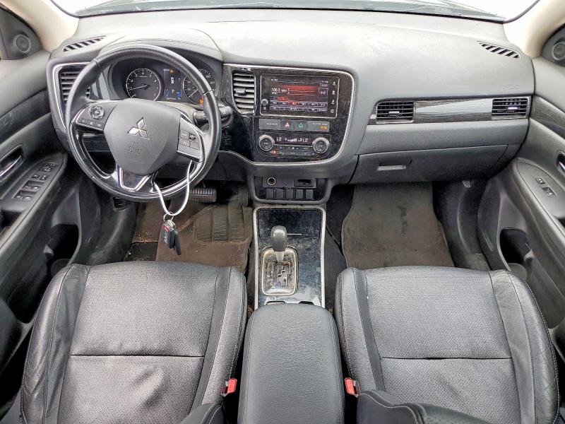 2017 Mitsubishi Outlander მანქანა იყიდება აუქციონზე, vin: JA4AZ3A36HZ068373, აუქციონის ნომერი: 64555976
