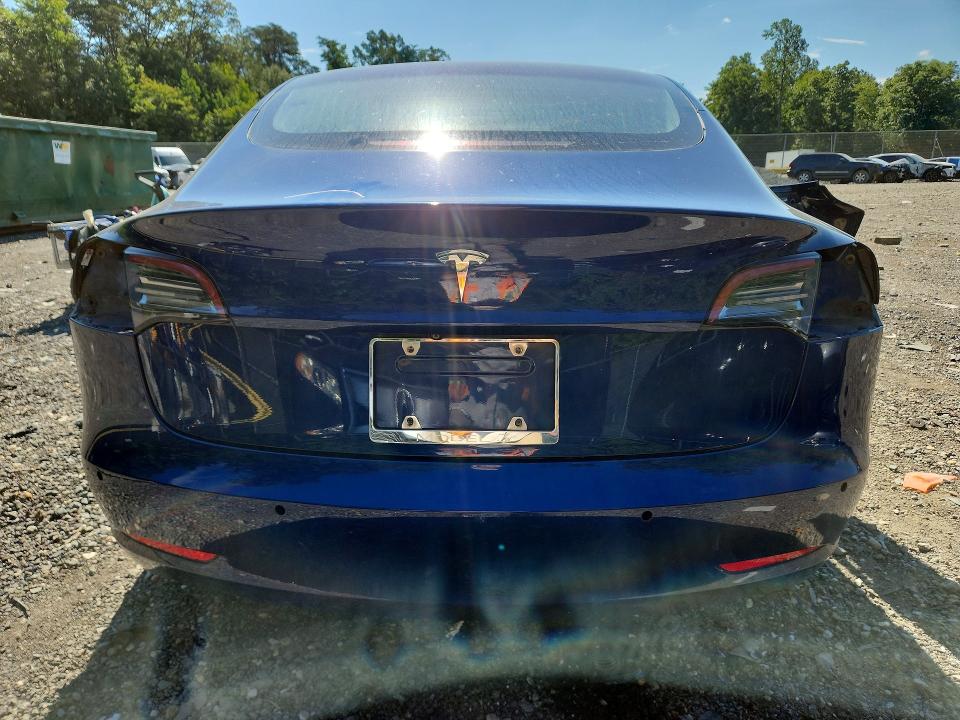 65724756 :رقم المزاد ، 5YJ3E1EA5JF033391 vin ، 2018 Tesla Model 3 مزاد بيع