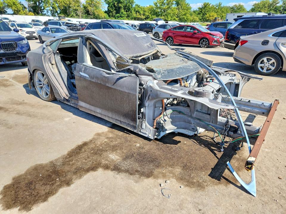 2014 Tesla Model S მანქანა იყიდება აუქციონზე, vin: 5YJSA1H1XEFP35649, აუქციონის ნომერი: 66036046