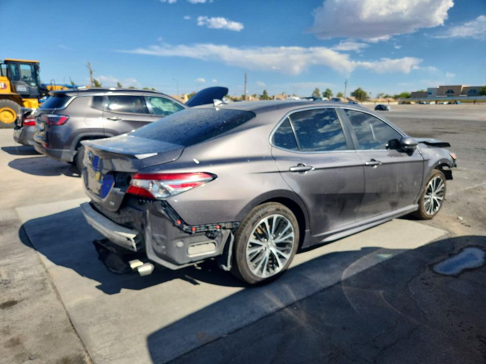 64066506 :رقم المزاد ، 4T1B11HK6KU194204 vin ، 2019 Toyota Camry مزاد بيع