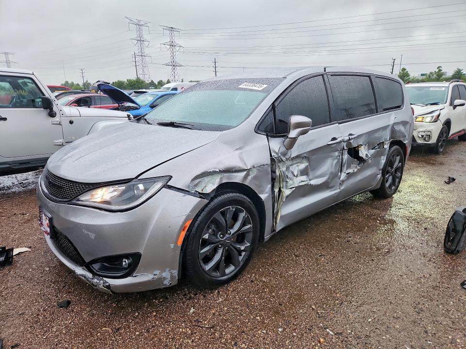 Продажа на аукционе авто 2018 Chrysler Pacifica, vin: 2C4RC1FG2JR204511, номер лота: 63336416