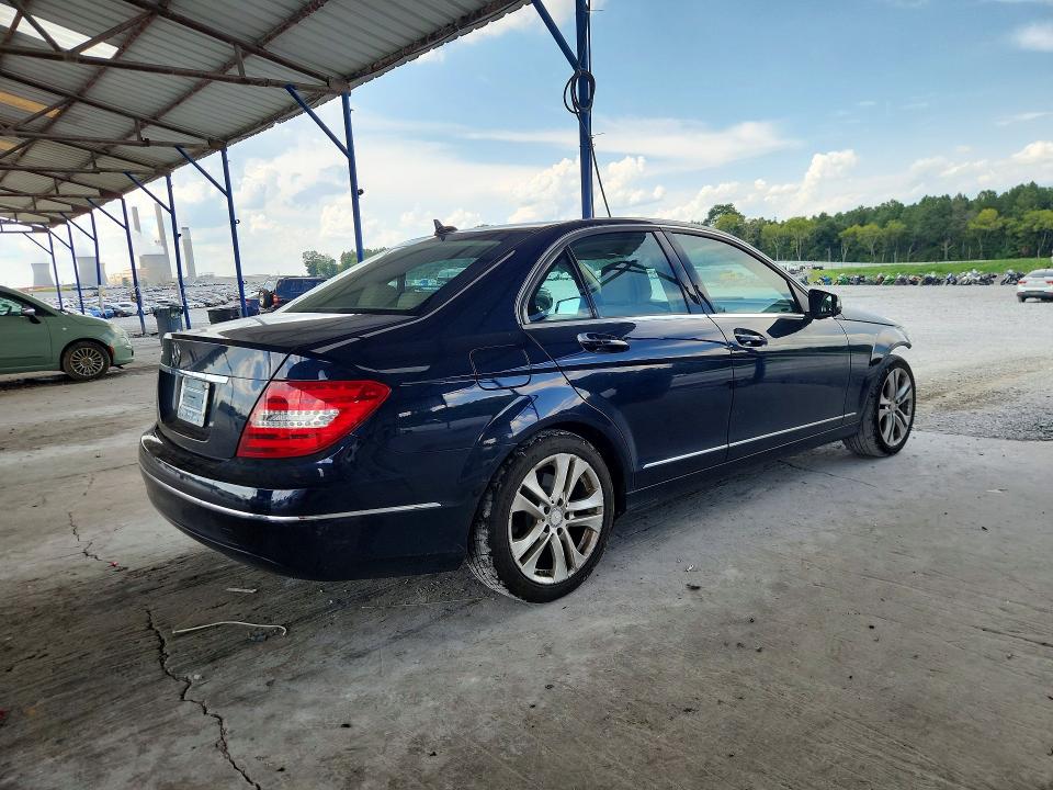 2013 Mercedes-benz C მანქანა იყიდება აუქციონზე, vin: WDDGF4HB0DA824161, აუქციონის ნომერი: 64980066