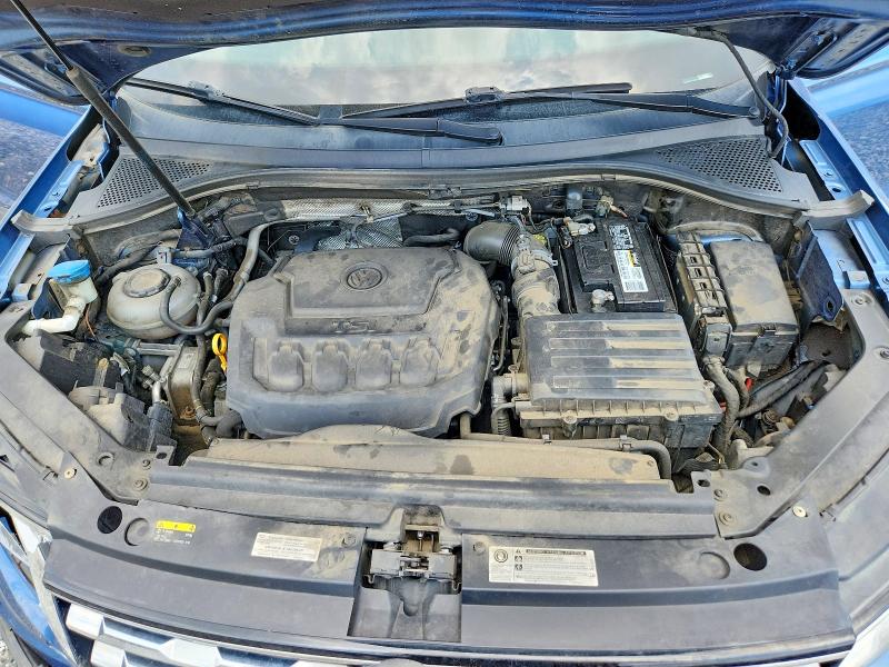 63697456 :رقم المزاد ، 3VV1B7AX0JM028822 vin ، 2018 Volkswagen Tiguan مزاد بيع
