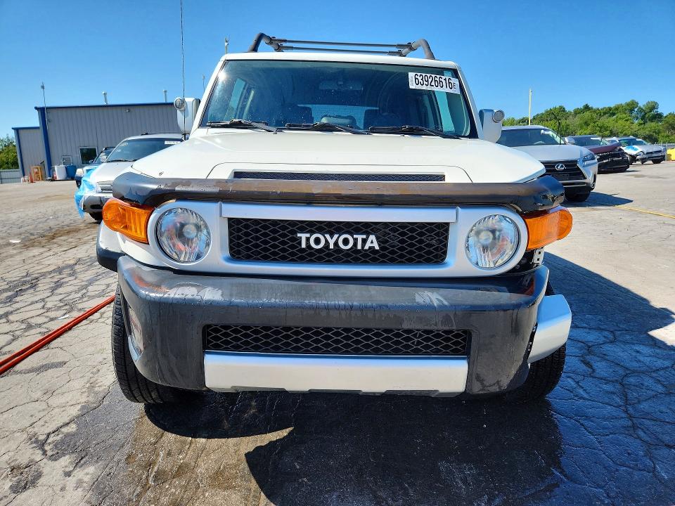 Продажа на аукционе авто 2012 Toyota Fj Cruiser, vin: JTEBU4BF8CK136189, номер лота: 63926616