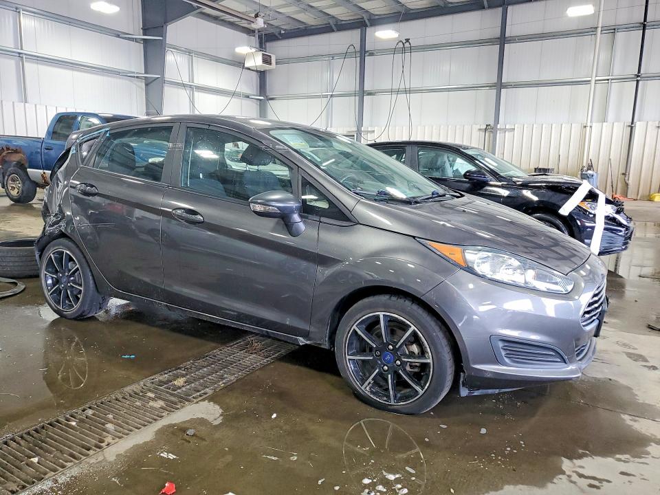 65135966 :رقم المزاد ، 3FADP4EJ3FM171522 vin ، 2015 Ford Fiesta مزاد بيع