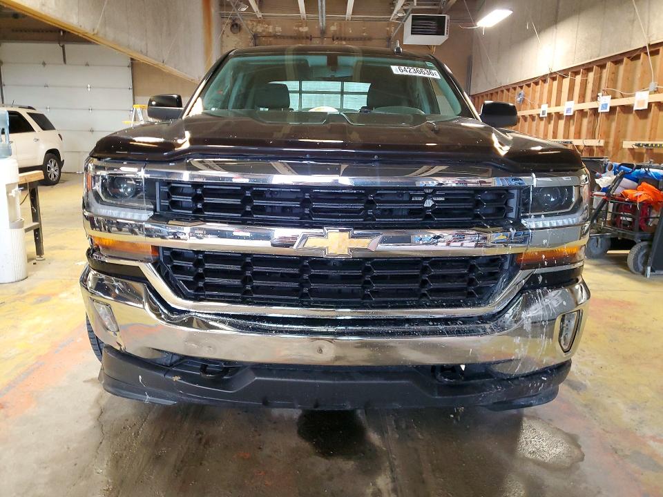 Продаж на аукціоні авто 2018 Chevrolet Silverado, vin: 3GCUKREC5JG373213, номер лоту: 64236636